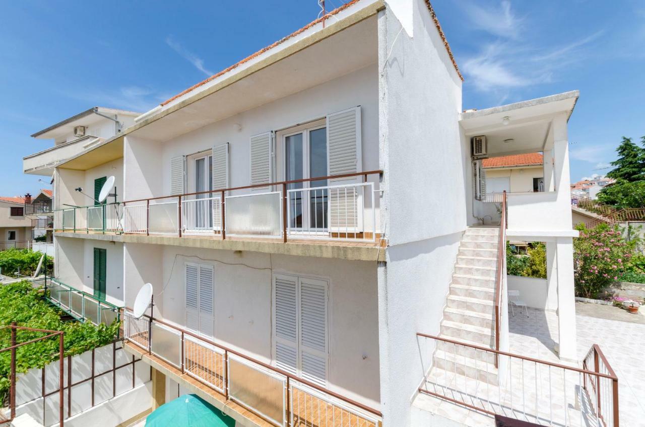 Apartments Visnja Primošten Exteriör bild